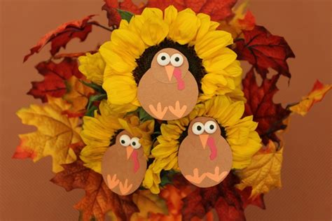 Thanksgiving Craft Idea: Sunflower Turkeys | Petal Talk