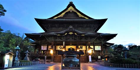 The Nakasendo’s Most Popular Detour: Zenkoji Temple | Go NAGANO 長野県公式観光サイト