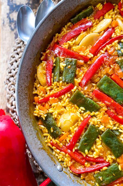 Authentic Spanish Vegetable Paella | So GOOD you won´t Miss the Meat