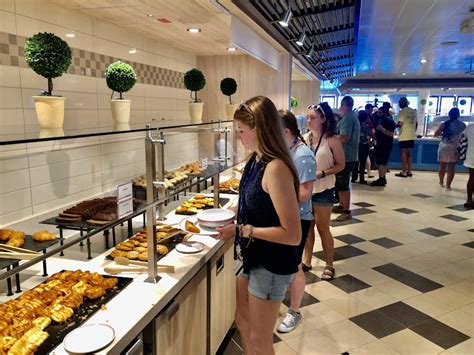 8 Things Not to Eat at the Cruise Ship Buffet