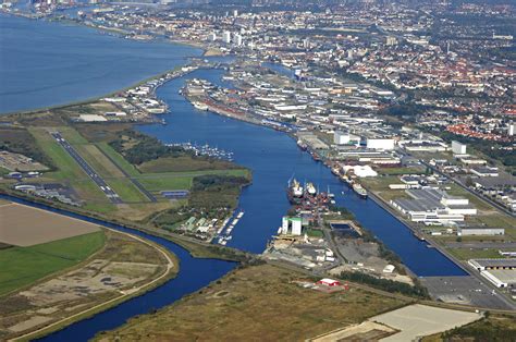 Bremerhaven Harbor in Bremerhaven, Lower Saxony, Germany - harbor ...