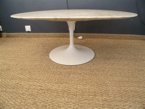 Knoll coffee table in marble and aluminum, Eero SAARINEN - 1980s - Design Market