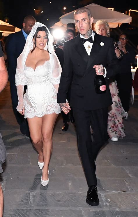 Kourtney Kardashian & Travis Barker Dance At Wedding: Video – Hollywood ...