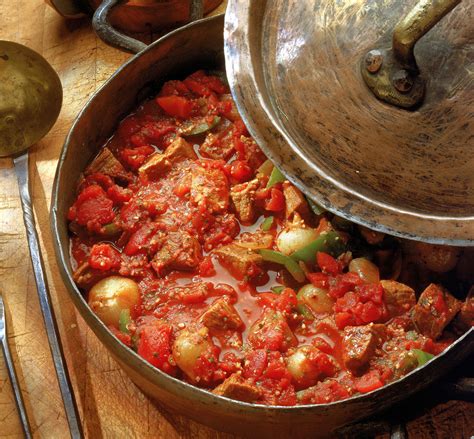 Hungarian Beef Goulash Recipe - Marha Gulyas