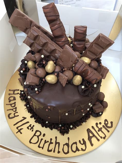 Chocolate overload cake #chocoholic #chocolatecake | Cake, Chocoholic, Desserts