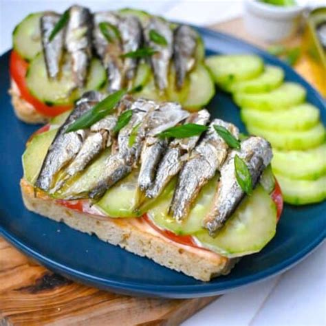 Sardine Sandwich with Spicy Mayo