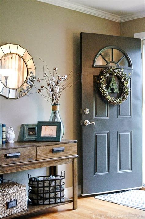 30+ Ideas For Decorating A Door