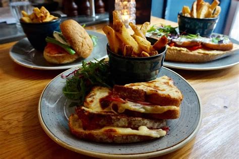 10 of the best places for a pub lunch in Edinburgh