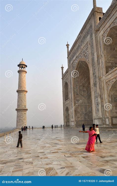 Taj Mahal at Sunrise editorial image. Image of destination - 15719320