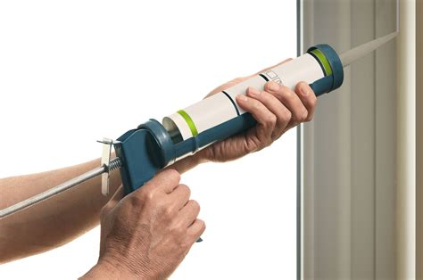 How to Choose and Use a Caulking Gun