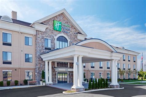 HOLIDAY INN EXPRESS & SUITES WARMINSTER - HORSHAM, AN IHG HOTEL $119 ...