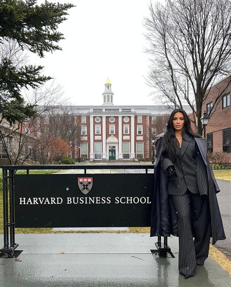 Kim Kardashian llega a la Universidad de Harvard: "Esto es súper ...