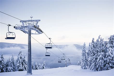 Royalty-Free photo: Empty Chair Ski Lift on Bright Winter Day | PickPik