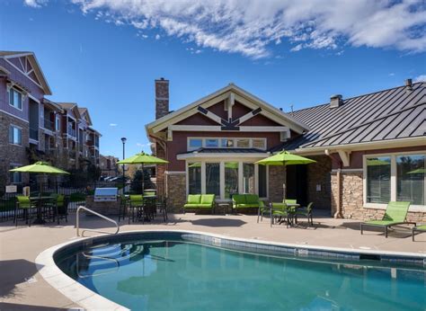 Luxury Apartments in Denver, CO w/ a Swimming Pool