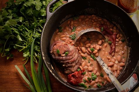 Pinto Beans & Ham Hocks :: Recipes :: Camellia Brand