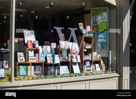 Waterstones book shop window display Stock Photo: 81991103 - Alamy