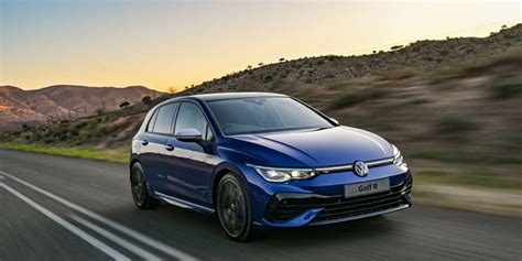 Carshop News | Volkswagen Preparing to Unleash Golf 8 R