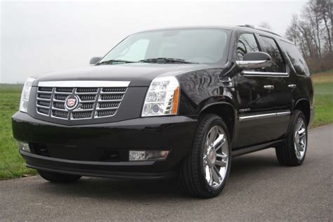 Cadillac Escalade Platinum Reaches Europe - autoevolution