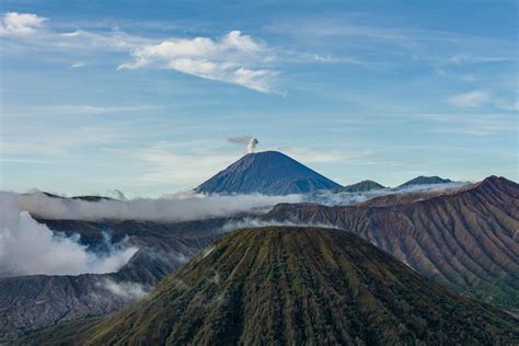 Gunung Yang Ada Salju Di Indonesia - Duwus.com