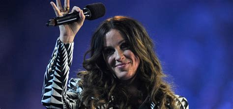 Alanis Morissette anuncia nueva fecha de lanzamiento de Such Pretty Forks in the Road