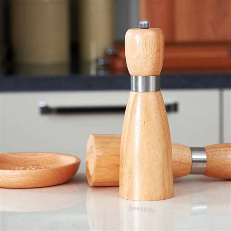 Wooden Salt And Pepper Mill Tool Spice Salt and Pepper Grinder Manual Grinder With Ceramic Hand ...