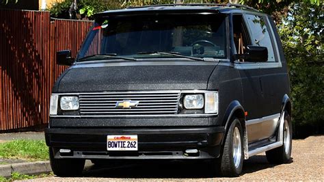 "Astro88" 1988 Chevy Astro. Sparkling matt Black Wrap. Bowtie262 | Chevrolet astro, Astro van ...