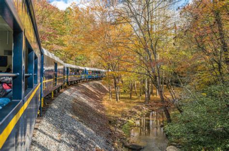 The Blue Ridge Scenic Railway Is the Southeast's Best Fall Foliage Train