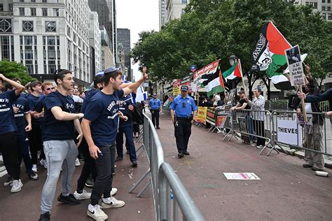 Israel Day Parade is Outpouring of Solidarity for Israel’s 75th ...