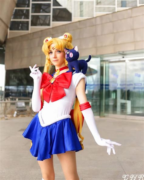 Sailor Moon patrulla la ciudad en busca de villanos con este cosplay | TierraGamer: noticias y ...