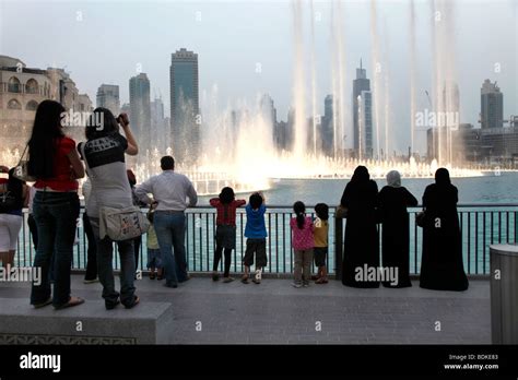 Fountain in Lake Dubai at Downtown Dubai, Dubai, United Arab Emirates ...