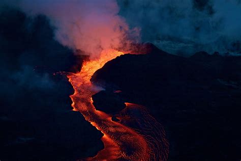 Excessive rain triggered 2018 Kīlauea volcano eruption, study finds