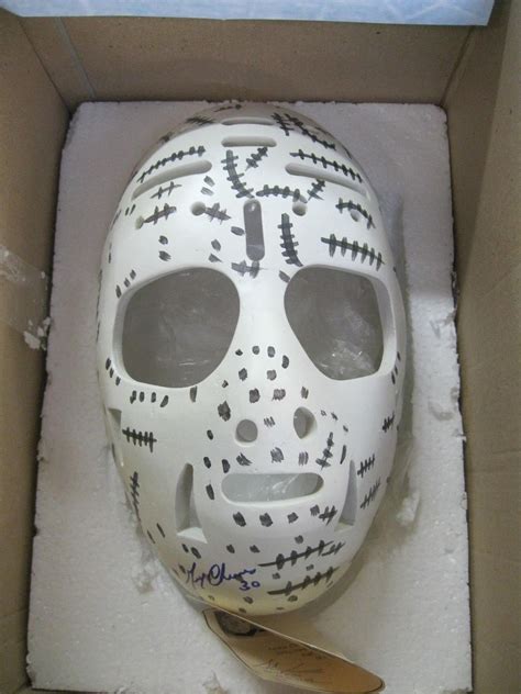 GERRY CHEEVERS SIGNED REPLICA GOALIE MASK - Dodds Auction