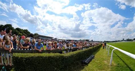 Try a day at Market Rasen Races for some family fun this weekend - Grimsby Live