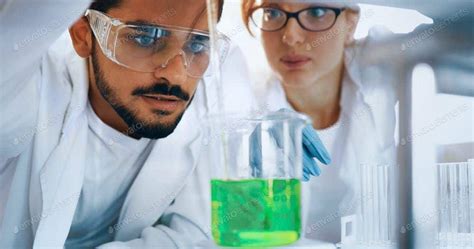 17 Undergraduate Scholarships For Chemistry Students