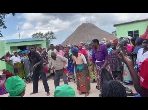 Muchongoyo Traditional Dance in Chimanimani - YouTube