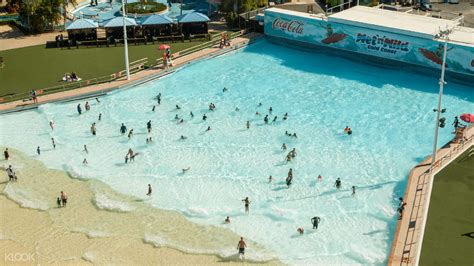 Gold Coast Private Airport Transfer to Wet'n'Wild Gold Coast Water Park - Klook Canada