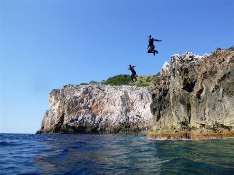 The best cliff jumping activities in Mallorca