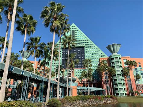 Review: Walt Disney World Dolphin Hotel (Orlando, Florida) - Flying ...