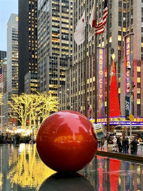 Giant Christmas Ornaments in Manhattan, NYC Editorial Photo - Image of ...