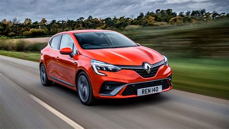 Renault Clio hybrid review: techy supermini driven Reviews 2024 | Top Gear