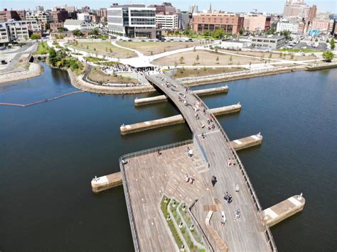 Providence River Pedestrian Bridge opens