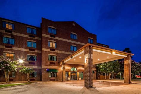 Best Western PLUS The Woodlands Hotel (Conroe (TX)) - Deals, Photos & Reviews