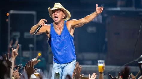 Kenny Chesney Tour 2023-24, U.S. Bank Stadium, Minneapolis, 4 May 2024 ...