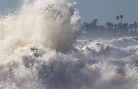 Awesome and frightening waves in Ventura, California