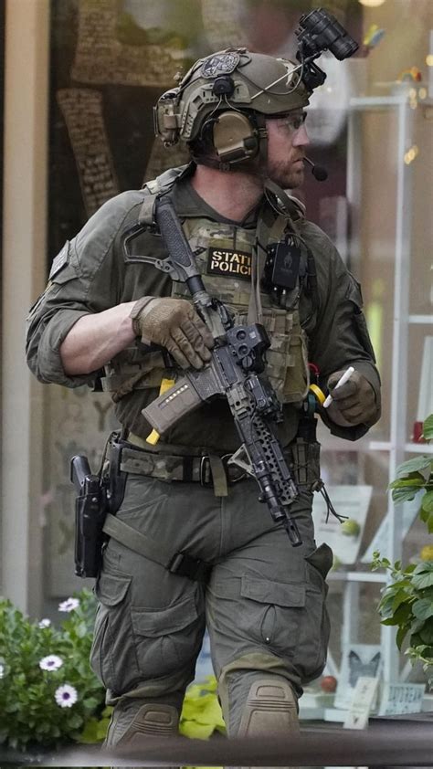 Illinois State Police SWAT [1152X2048] : r/policeporn