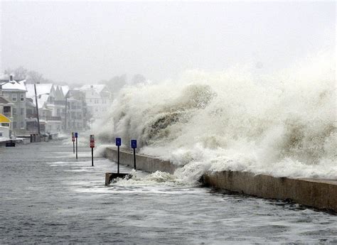 Winthrop Shore Drive, Winthrop, Massachusetts - Nemo 2013 | Storm, Weather storm, Winthrop