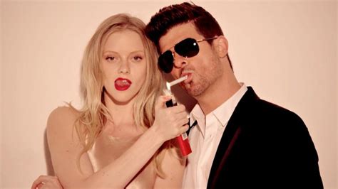 Robin Thicke's 'Blurred Lines' Album Debuts At No. 1, Sells More Than Expected