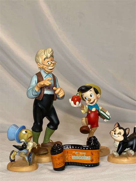 Walt Disney Classic Collection Pinocchio 5 Piece Set - Etsy