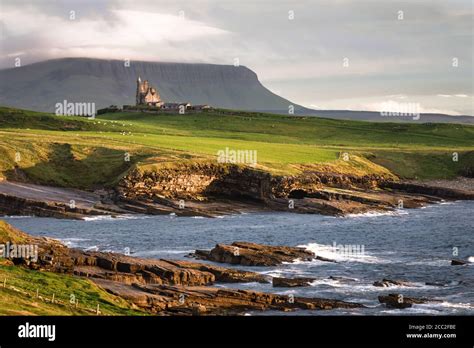 Mullaghmore coastline hi-res stock photography and images - Alamy