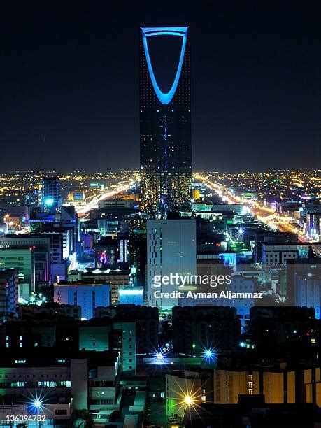 29 Riyadh At Night Kingdom Tower Stock Photos, High-Res Pictures, and ...